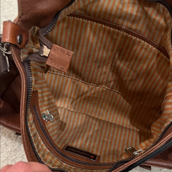 Men's Brown Leather Messenger Bag with Adjustable Strap - Picture 3 of 3